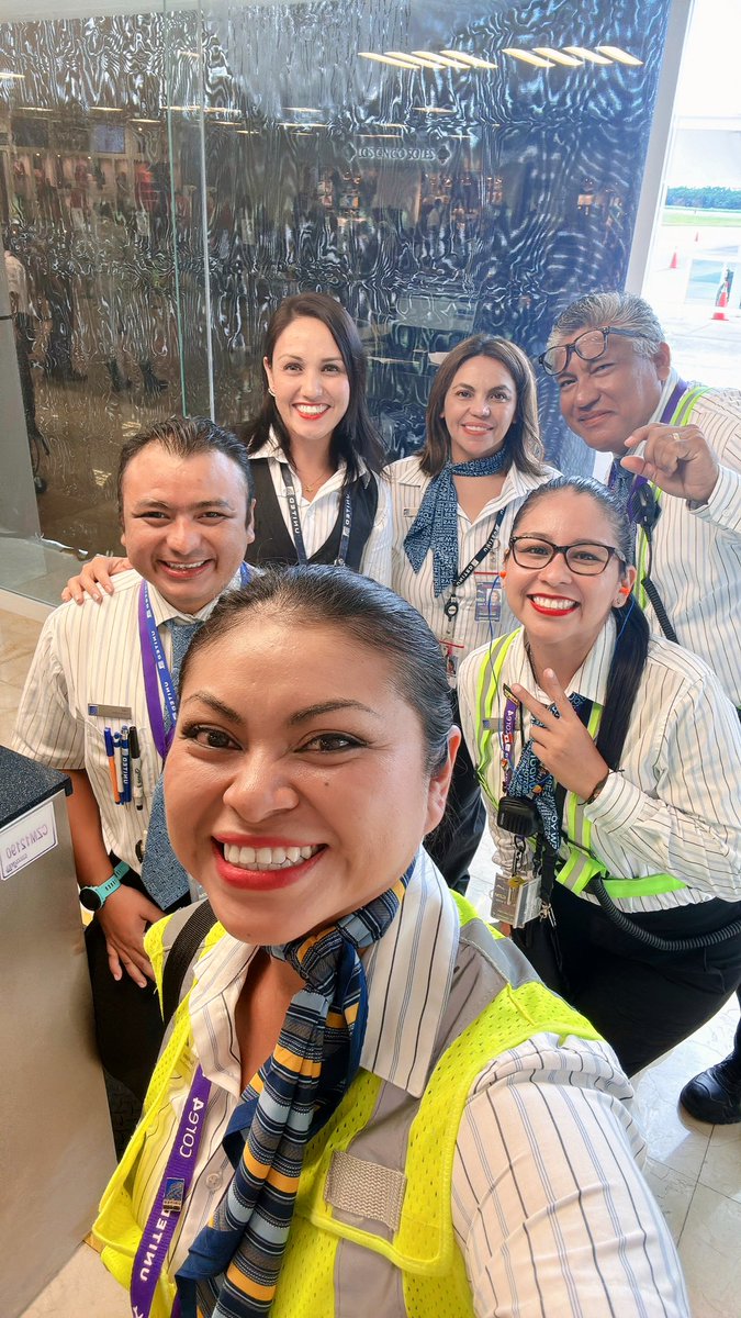 FlorMar_CZM's tweet photo. Thank you Team 🩵✈️
IT was a challenging Saturday  at CZM AirPort but finally all passengers were on Board and Flight was on time! ⭐️ 
#core4 #beingunited @united https://t.co/PB0NammGKm