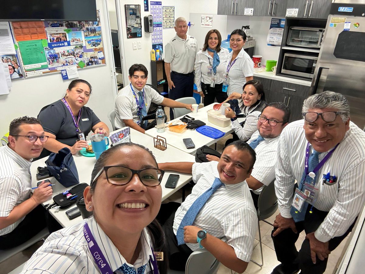 FlorMar_CZM's tweet photo. Thank you Team 🩵✈️
IT was a challenging Saturday  at CZM AirPort but finally all passengers were on Board and Flight was on time! ⭐️ 
#core4 #beingunited @united https://t.co/PB0NammGKm