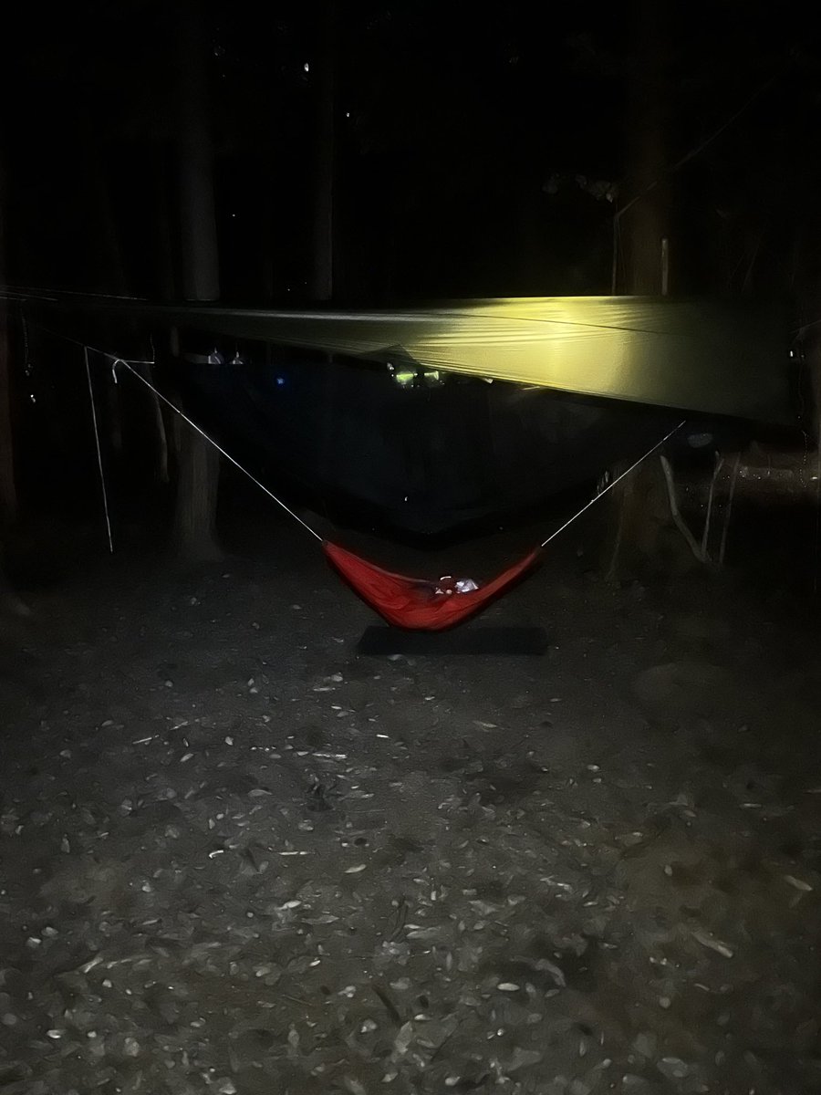 zenhike's tweet photo. 夜のARTEMIS
少しだけ雨が降る
#ハンモック #hammock #bluetraversegear #ARTEMIShammock https://t.co/TJoDjTfuHx