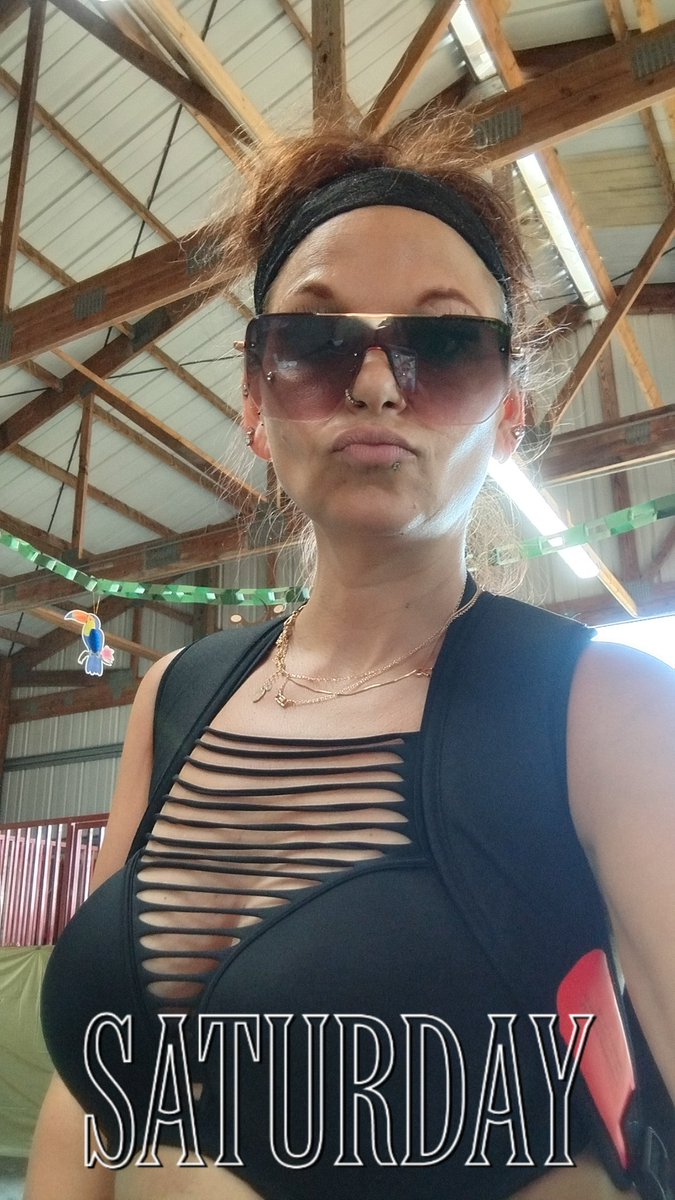 RaquelCinnamon's tweet photo. At the waupaca fair w my kids and mom!!!!! https://t.co/F3nT9oZChN