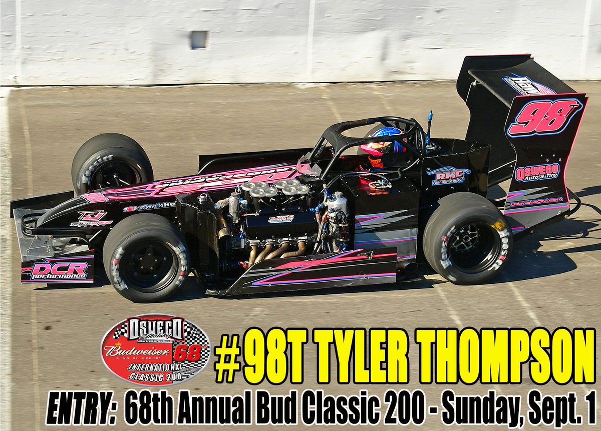 OswegoSpeedway's tweet photo. 𝟲𝟴𝗧𝗛 𝗔𝗡𝗡𝗨𝗔𝗟 𝗕𝗨𝗗𝗪𝗘𝗜𝗦𝗘𝗥 𝗜𝗡𝗧𝗘𝗥𝗡𝗔𝗧𝗜𝗢𝗡𝗔𝗟 𝗖𝗟𝗔𝗦𝗦𝗜𝗖 𝟮𝟬𝟬 𝗡𝗢𝗩𝗘𝗟𝗜𝗦 𝗦𝗨𝗣𝗘𝗥𝗠𝗢𝗗𝗜𝗙𝗜𝗘𝗗 𝗘𝗡𝗧𝗥𝗬:

(#98T) TYLER THOMPSON - Oswego, NY
Car Owner - Jason Simmons
Chassis - Hawk
2019 Classic Champion

#SteelPalace | #Supermodifieds | #BudClassic200 

📸 Rick Nelson