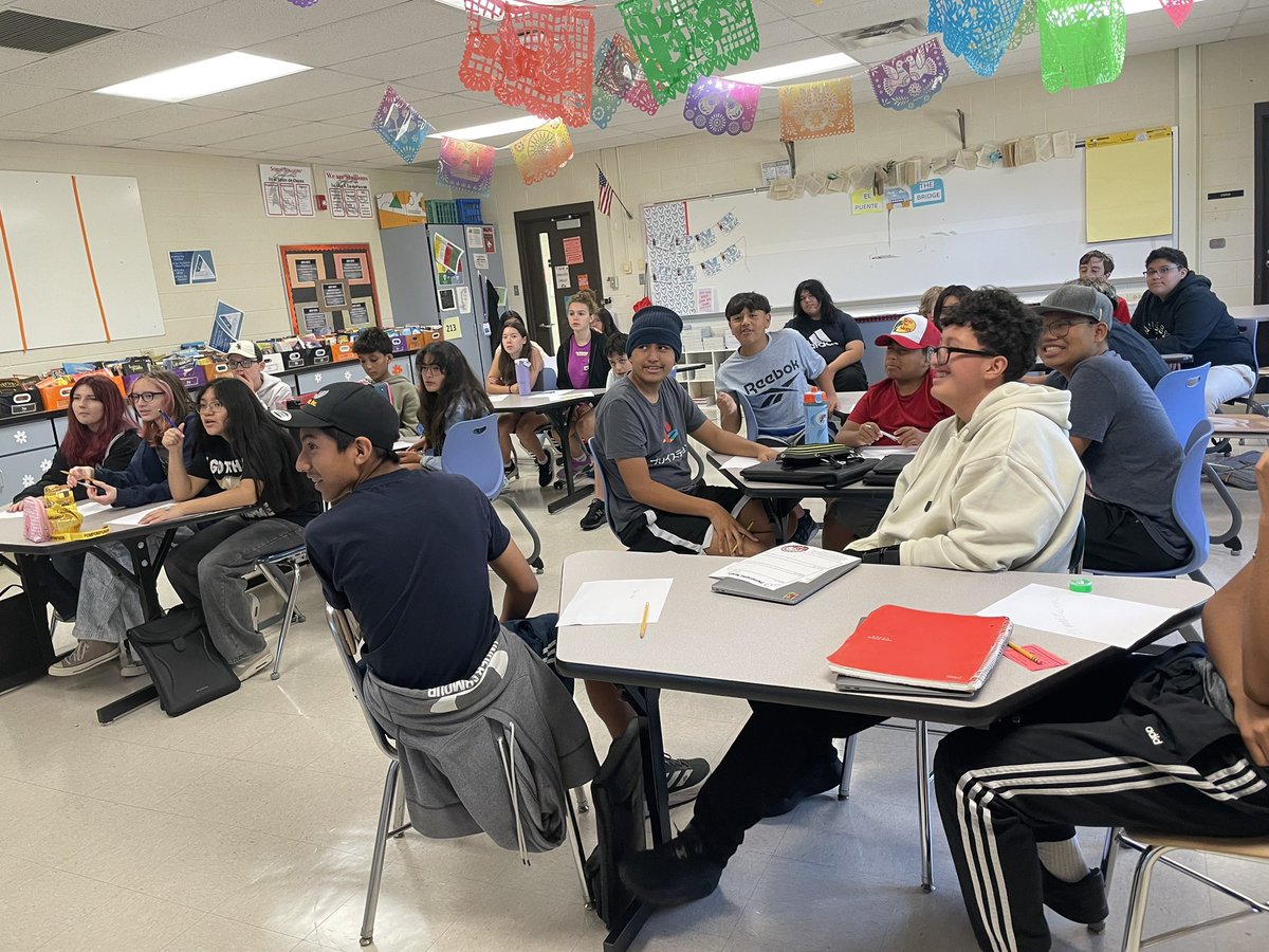 Betsy Flores tweet media