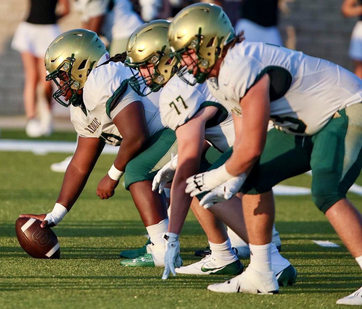 ricecakesjr's tweet photo. “The Calm Before The Storm”
1-0 !
#OLineDLine 
@KCIrishFootball @_CoachPhillips_ @CoachJakeDawson https://t.co/jggEFUtaRr