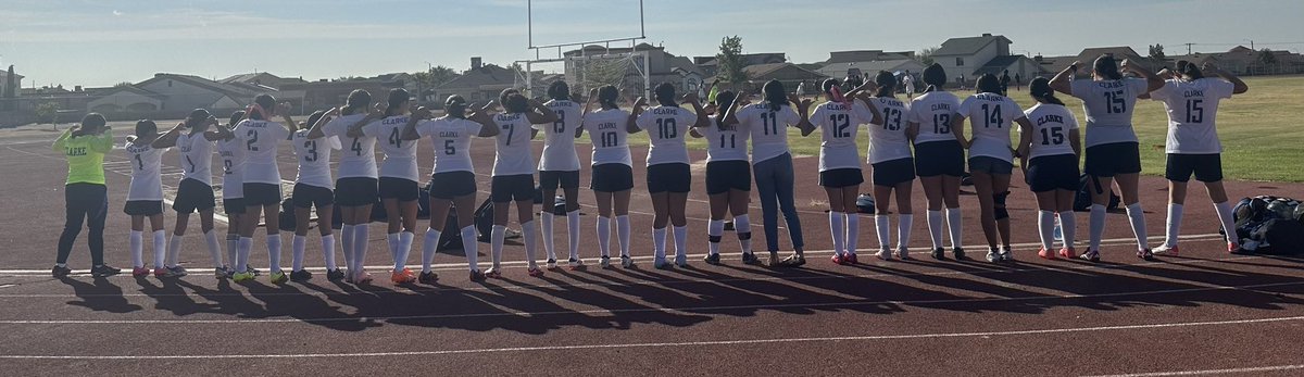 Didn’t go our way vs Puentes but our 7th/8th girls battled until the end! 💪
Amber Ortiz ⚽️
Jen Hernandez ⚽️
#ClarkeSoccer #ALLin #ProudCoach