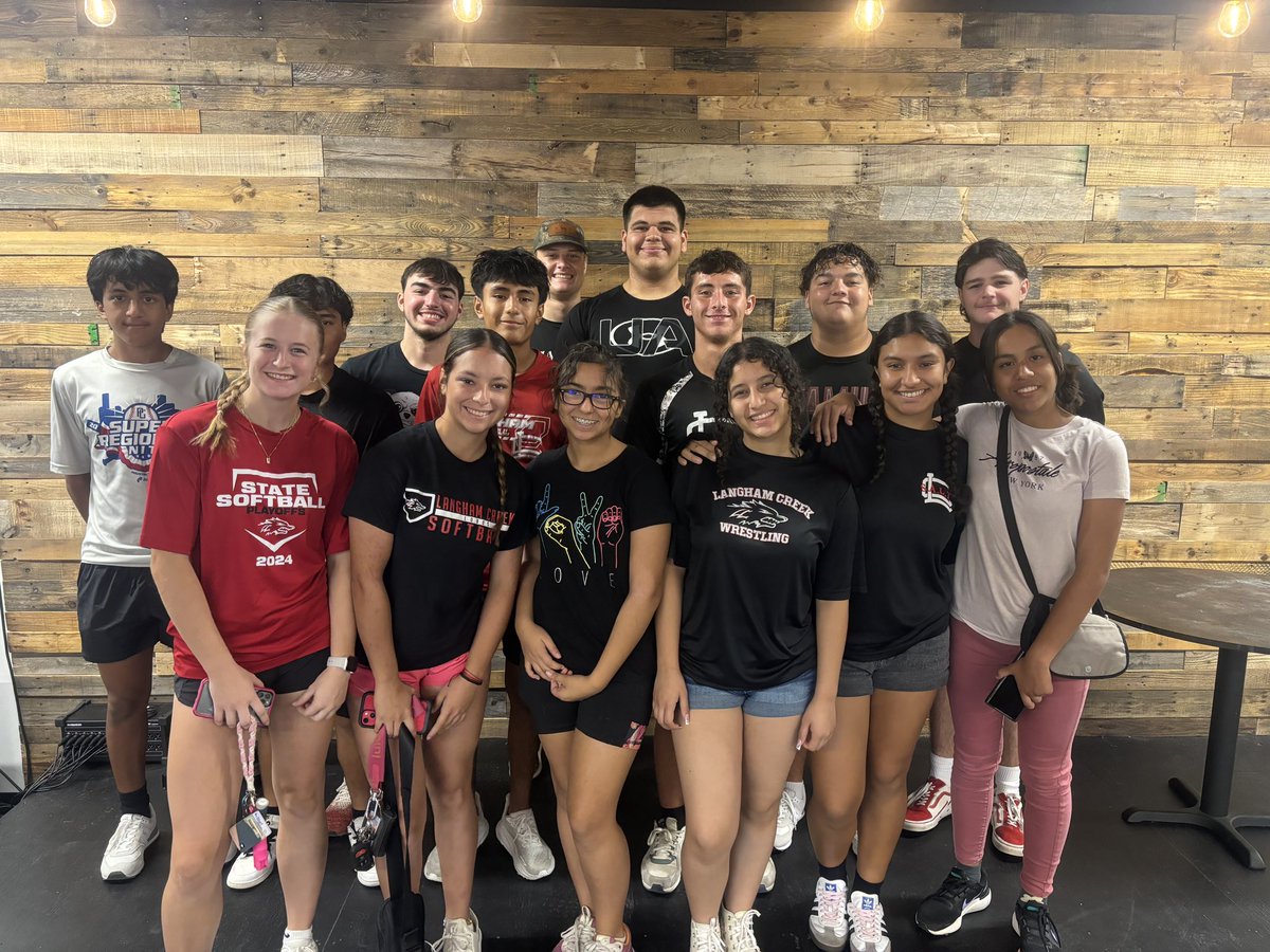 LanghamSALT's tweet image. SALT @langhamcreekhs kicked off the new school year packing food items for @fmsc_org. We helped put together over 31,000 meals all just one mile away from our campus. 

@CFISDAthletics @CyFairISD 

#fmsc #LobosSALT