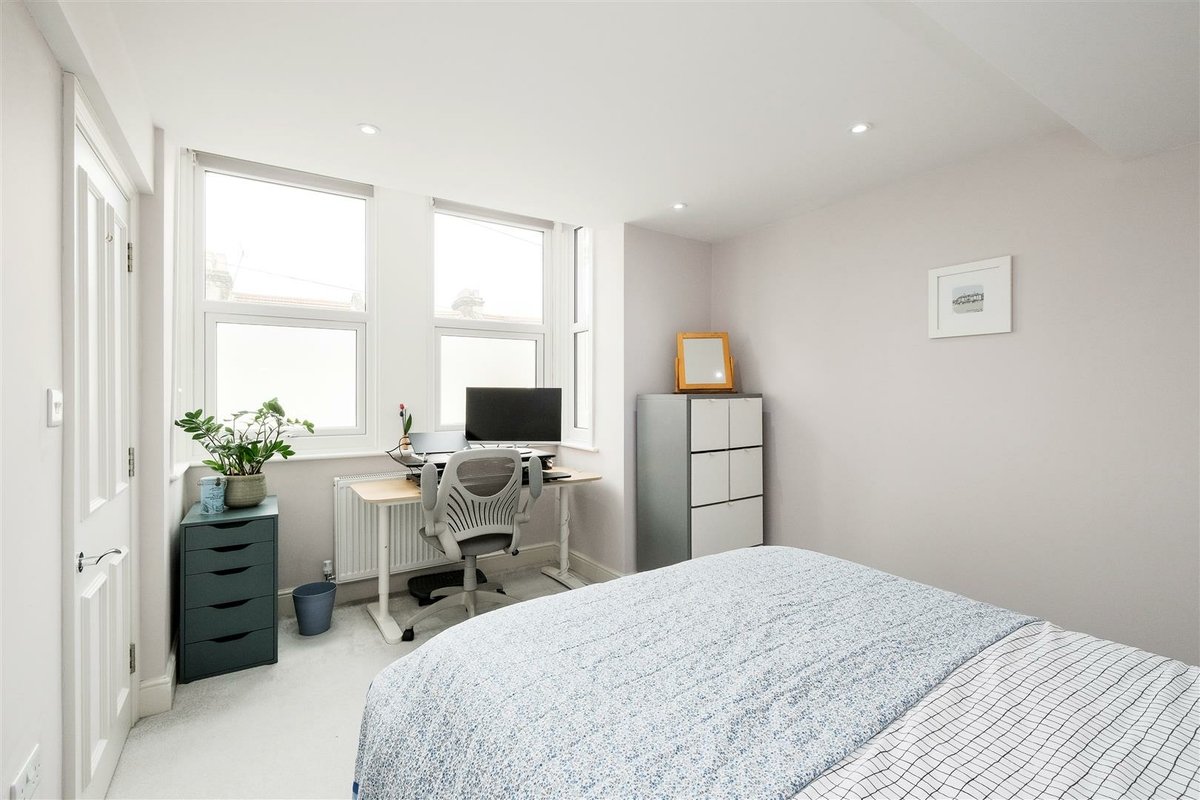 WESTBURY TERRACE, #FORESTGATE

5 bedroom, 3 bathroom house for sale in Forest Gate
Asking price £725,000

Petty Son &amp; Prestwich are delighted to offer to market this five bedroom, double fronted Victorian home, just half a mile from the Elizabeth Line. 

pettyson.co.uk/property-for-s…