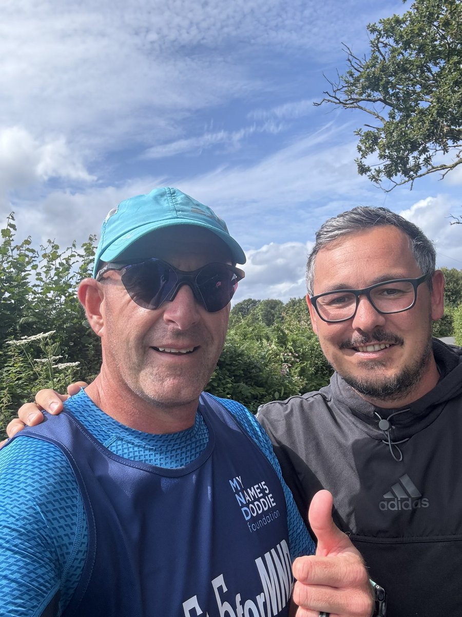 Dragons RFC ๐ (@dragonsrfc) on Twitter photo ๐ Great to see Dragons number eight <a href="/aaronwain97/">Aaron Wainwright</a> & Head Coach Dai Flanagan show their support on the last leg of <a href="/5in5forMND/">5:5 MND challenge</a> #5in5forMND challenge to raise money for <a href="/MNDoddie5/">My Name'5 Doddie Foundation</a>! ๐
Great effort for an amazing cause ๐
โถ๏ธ shorturl.at/cRFht
#WeAreGwentRugby #DareToDream ๐ Great to see Dragons number eight <a href="/aaronwain97/">Aaron Wainwright</a> & Head Coach Dai Flanagan show their support on the last leg of <a href="/5in5forMND/">5:5 MND challenge</a> #5in5forMND challenge to raise money for <a href="/MNDoddie5/">My Name'5 Doddie Foundation</a>! ๐
Great effort for an amazing cause ๐
โถ๏ธ shorturl.at/cRFht
#WeAreGwentRugby #DareToDream