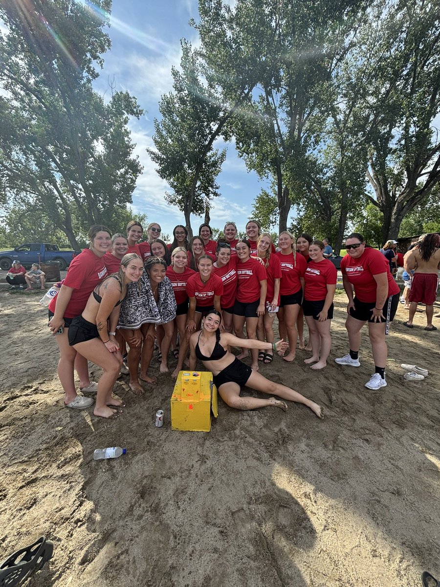 softball_dcc's tweet photo. 2024 Boat Regatta 🛶 https://t.co/pi2GbP8T5a