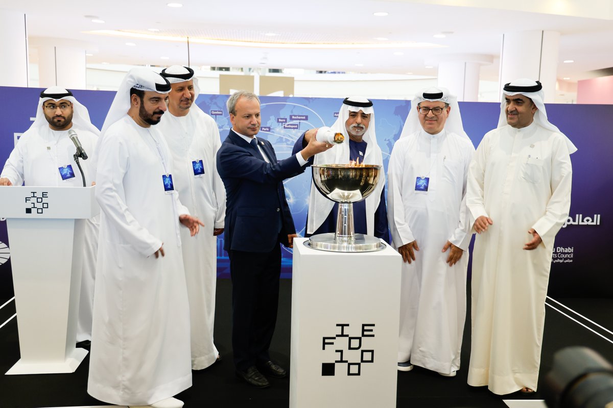 The celebration of FIDE's 100-year anniversary continues as the #FIDE100 Torch Relay arrives in the United Arab Emirates. 🇦🇪

This is the last stop of the torch before it reaches its final destination in the Hungarian capital, Budapest, coinciding with the launch of the 2024