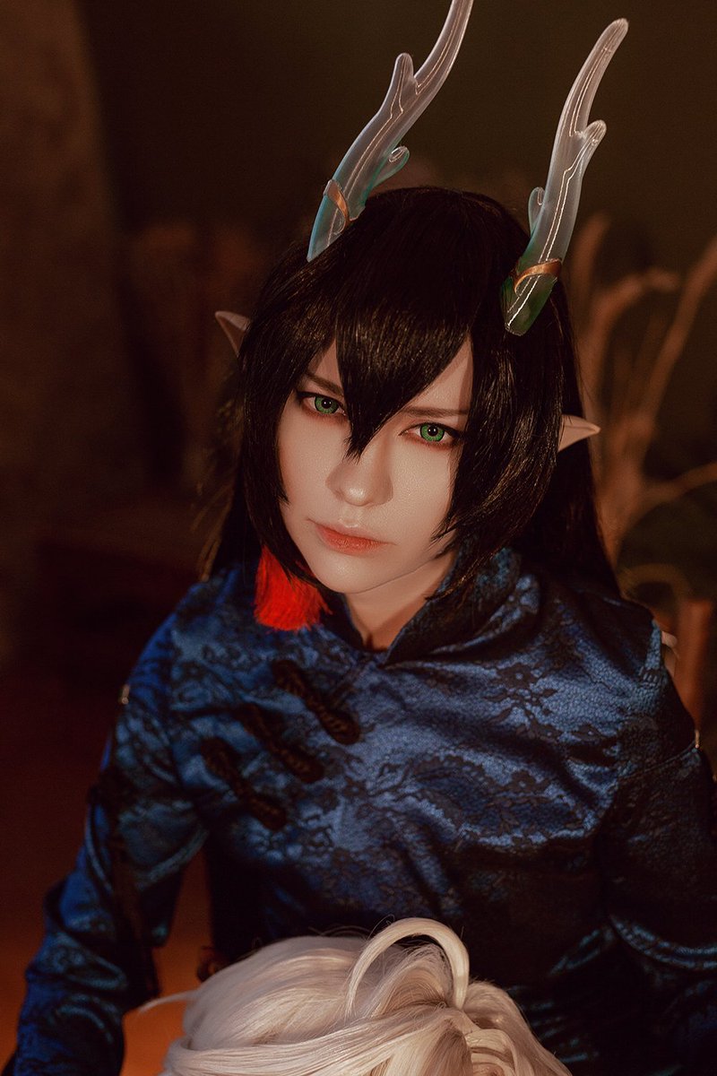 AoShiNiKO's tweet photo. "Out of all of us, you were the closest to him. It was strange, really—to see someone so arrogant get along with someone so proud."

Dan Feng - @AllenJiyu
Ying Xing - me
📸 - @_Setor_

#HonkaiStaRrail #renheng #影星 #XingYue #刃恒 #YingFeng #Cosplay #gamecosplay https://t.co/yn8ieECiND
