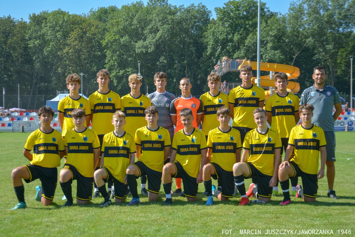 KuzniaJawor's tweet photo. #U17 #LDJM 🔵⚪🔴
📸⚽KS JAWORZANKA 1⃣9⃣4⃣6⃣ JAWOR U-17🇭🇷 - SEZON 2⃣0⃣2⃣4⃣/2⃣0⃣2⃣5⃣🏆 https://t.co/ZnOJ1795Uh
