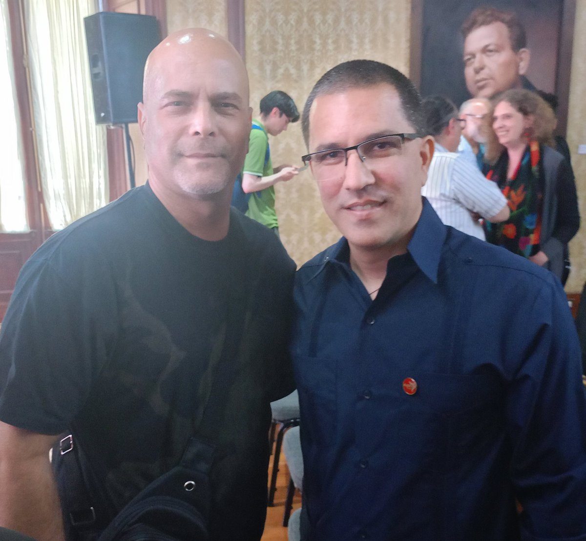 GHNordelo5's tweet photo. En Caracas saludamos al compañero  @jaarreaza, Secretario Ejecutivo del ALBA-TCP. #Venezuela #Cuba #CDRCuba https://t.co/UNB1QKsNR8