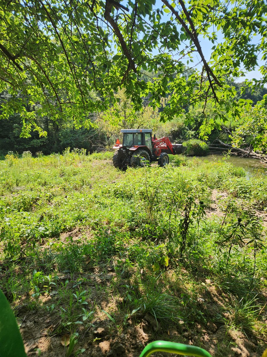 sumtimesfrailey's tweet photo. I'm watching my Gpa level out the Creek Beach ⛱️. Cleaned up some sxs trails as well. Warm day. Ready for a beer.
#Beach #beachday #tractor #woods #trails #sxs #rzr #gator #Saturday #saturdayfun #creek #creeklife #SaturdayMood #SaturdayVibes #August #atv #utv #OffroadAction #SaturdayThought #retirement #vacation #offroad #4x4 #mud #dust #rocks #trailgrooming #trail