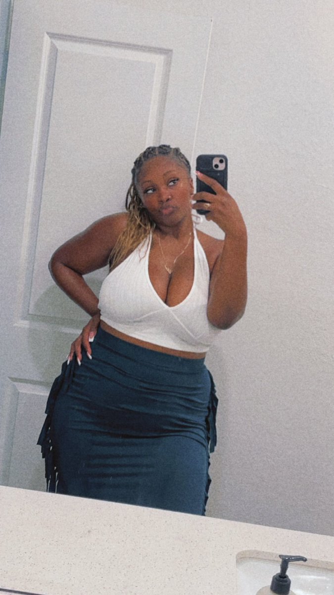 Skee 🌹 tweet media