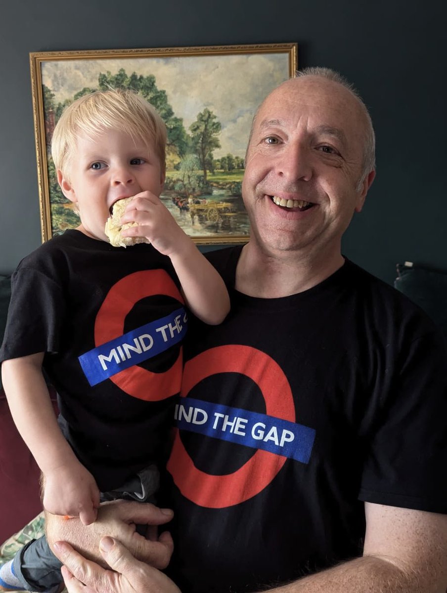 Matching outfits thanks to the London Transport Museum <a href="/ltmuseum/">London Transport Museum</a> #mindthegap <a href="/MrTimDunn/">Tim Dunn</a> 🚇