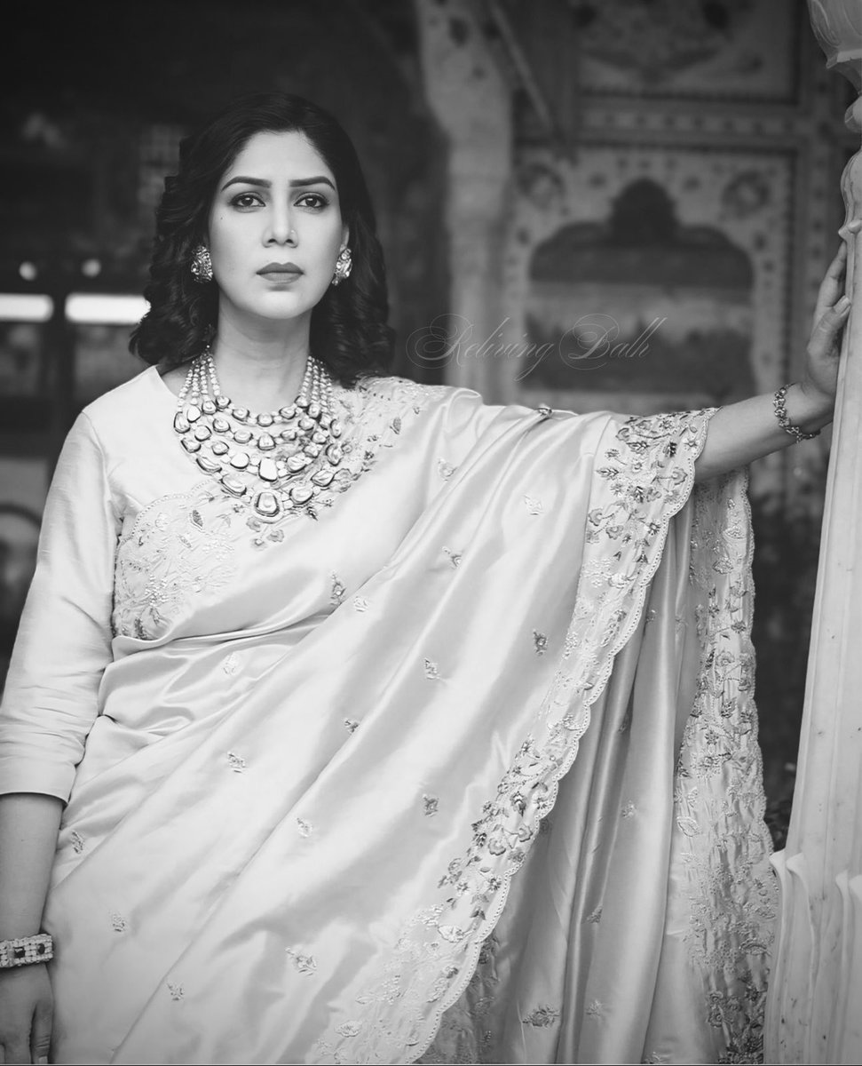 #TheRoyals #SakshiTanwar 🖤✨