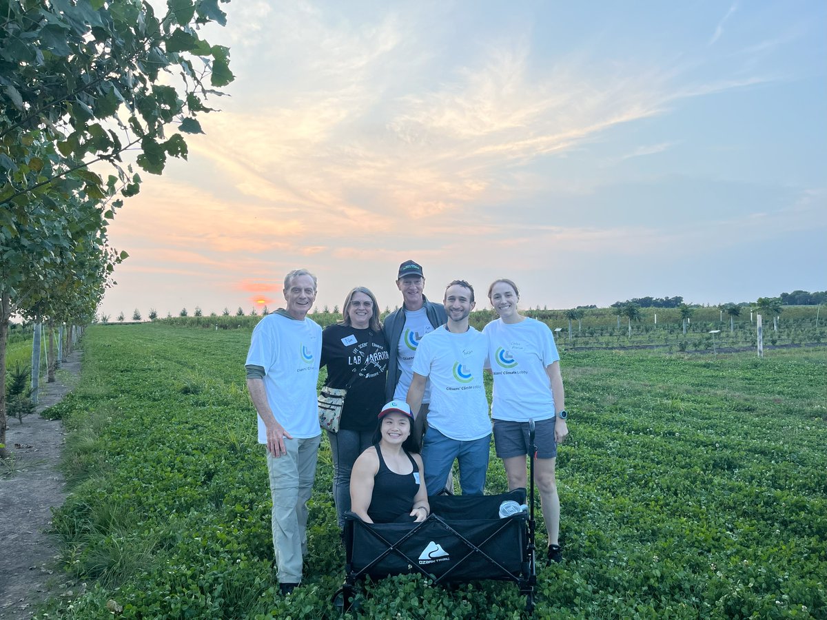 CCL_Central_IL's tweet photo. Sunset pic of CCLers out at the Savannah Institute's Hudson Demo Farm in Urbana! So glad that we were able to join the event and talk about how our efforts support agroforestry. #climate #ag #policy #ccl

More about the Savannah Institute: https://t.co/TUghTvRhqQ https://t.co/kxtPaDdoPq
