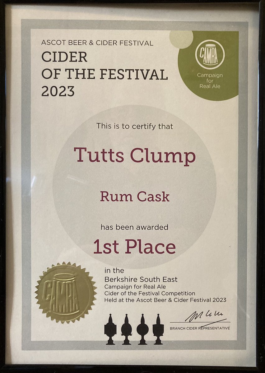 tuttsclumpcider's tweet photo. We picked up another @CAMRA_APPLE award today at the #BellAldworth from last years @Ascot #beerfestival 😊 #RumCask https://t.co/5d9hpIOSfx