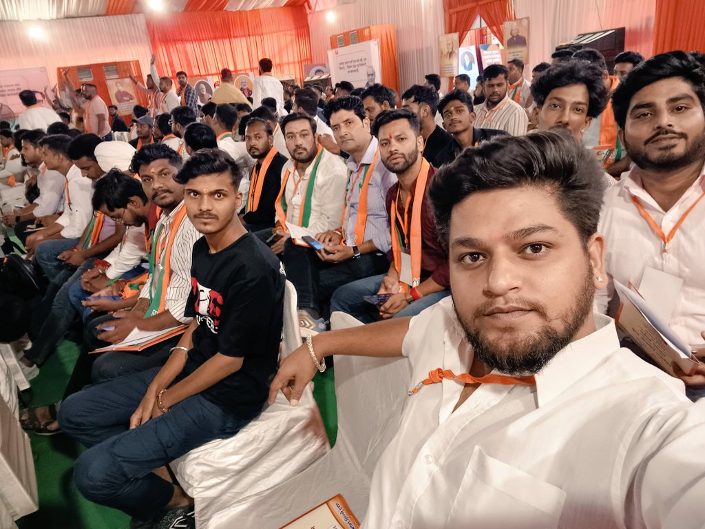 Bjym4karolbagh's tweet photo. युवा मोर्चा प्रदेश कार्यकारिणी बैठक रहीं
राष्ट्रीय महासचिव श्री @blsanthosh जी प्रदेश अध्यक्ष श्री @Virend_Sachdeva जी लोकसभा सांसद @kjsehrawat जी प्रदेश महामंत्री @visshnumittal जी प्रदेश युवा मोर्चा अध्यक्ष श्री @SagarTyagiBJP जी का मार्ग दर्शन मिला.
@BJYM
#bjymdelhikaryakarani https://t.co/eONrKjM04P