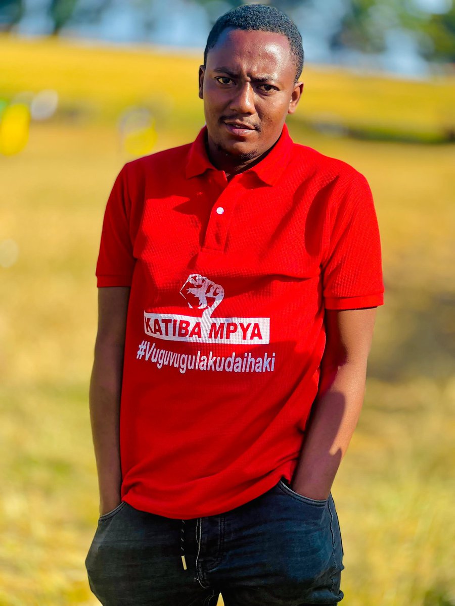 AchibodM's tweet photo. Jeshi la polisi @tanpol nivyema mkajua Soka nikiongozi katika baraza la vijana Chadema.
Ukimya wenu utatufanya vijana wa temeke na dar es salam kuandamana adi zilipo ofisi zenu Kumchukua Ndugu yetu mlio mteka 
It's weekend isifike jumatatu bila majibu ya wapi alipo kiongoz wetu. https://t.co/sTKetv4Wfq