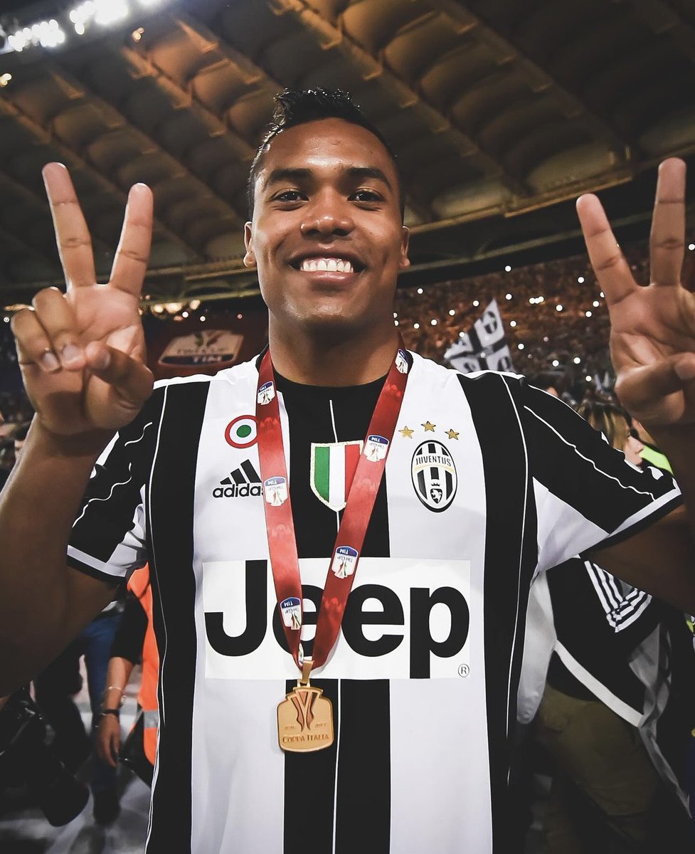 futebol_info's tweet photo. ⚠️ Depois de Alex Sandro, Flamengo também está concluindo a compra do meia Alcaraz, do Southampton.

Negócio praticamente fechado para o jogador argentino assinar contrato de 5 anos com o Rubro-Negro.

🗞 @FabrizioRomano
📸 Divulgação/Juventus | Divulgação/Southampton https://t.co/ENsFJkrCTN