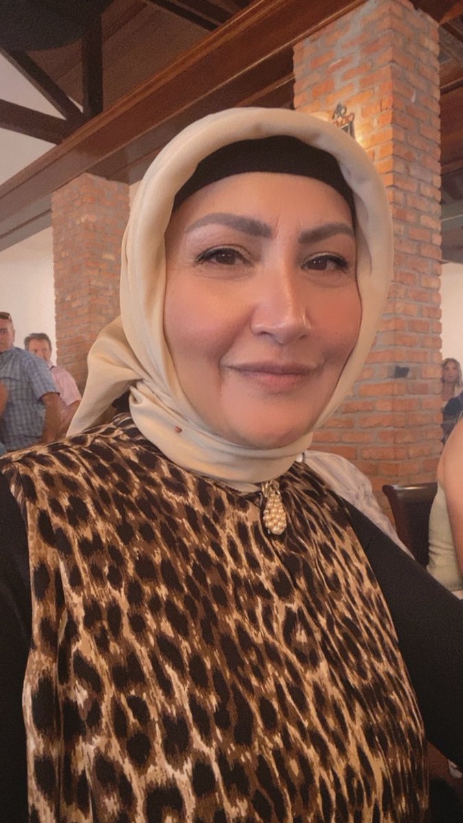 Özgürlüğn hiyerarşisi olmaz!Özgürlük hayatın zeminidir.Özgürlük anlayışı tüm insanlarn özgürlüğnü güvence altına alınması demektr.Jekobanların,bağnazların endişesi özgürlüklern gelişmesidr.Kimse kimsenin dinine,kumaşına yaşamına karışmasın sizlerin talimat alacağı merci MİLLETTİR