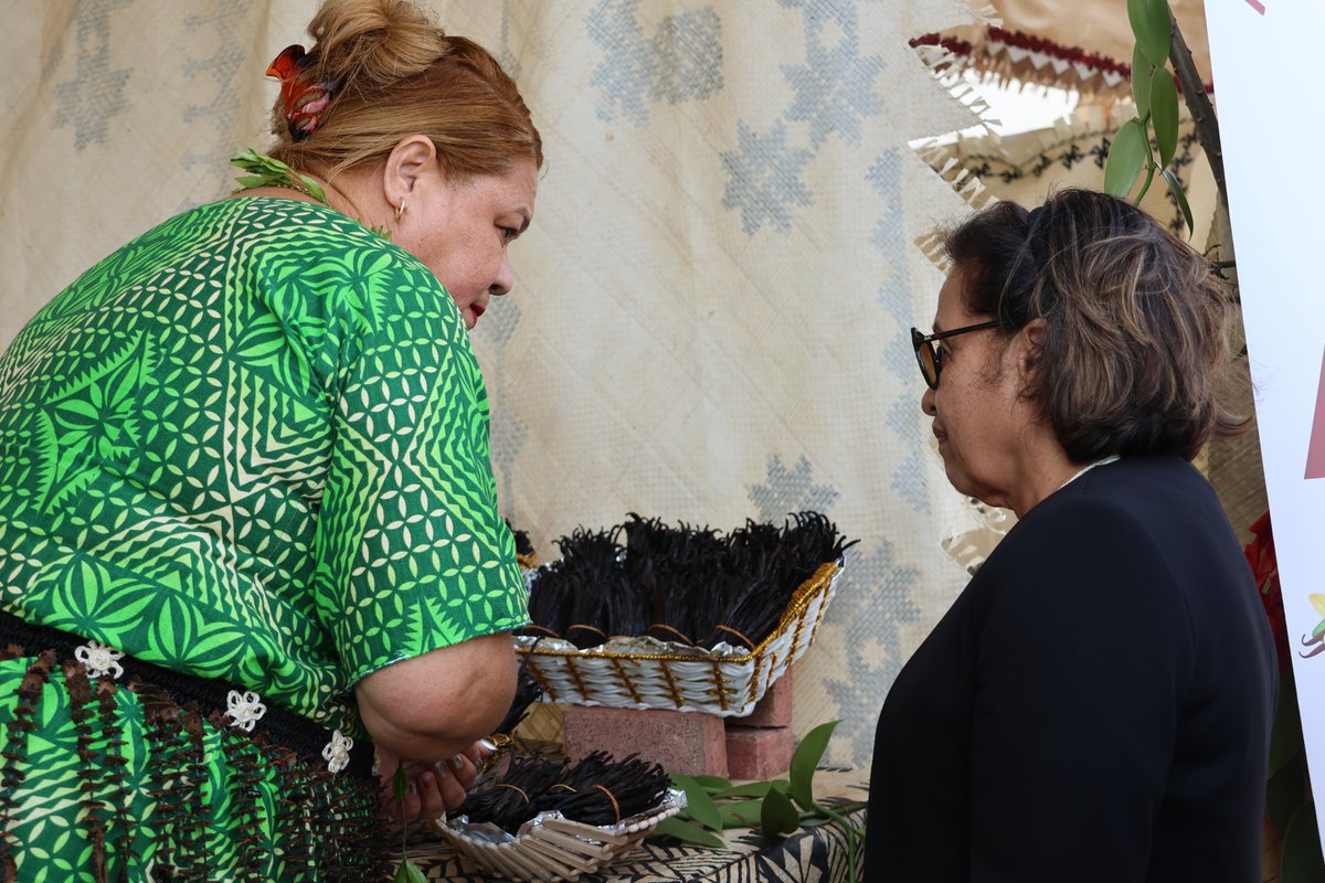ForumSEC's tweet photo. Micro, small & medium enterprises, key players in driving economic growth showcased their various products emphasising potential area for growth.
#PacificRoadmapforEconomicDevelopment #TransformativeResilientPasifiki #BuildBetterNow https://t.co/BImSJAnKmE