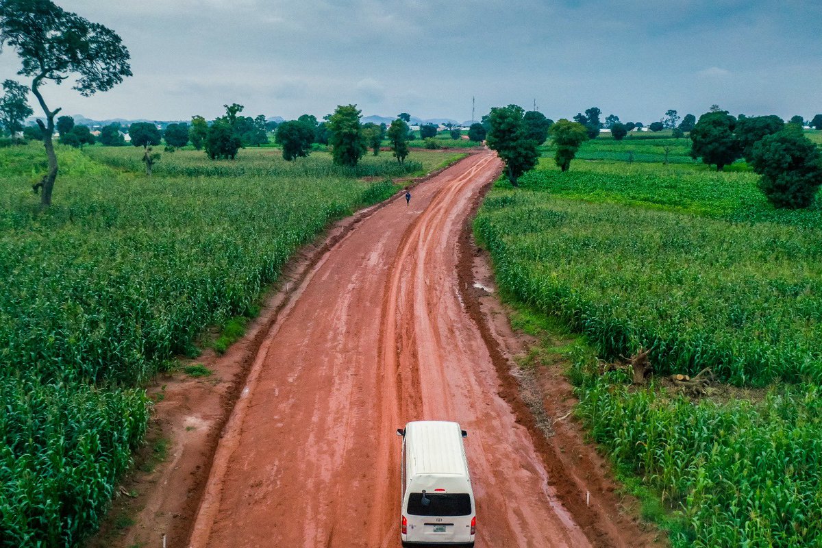 Abdool85's tweet photo. Rural Transformation: Update from the Construction of a 15km access road connecting Kasuwar Magani to Wusar in Kajuru Local Government Area of Kaduna State, by the administration of Governor @ubasanius. This reflects the Governor's commitment to enhancing socio-economic infrastructure in rural areas.

#WorkingForKaduna
#UbaSaniIsWorking