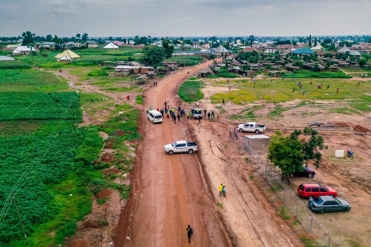 Abdool85's tweet photo. Rural Transformation: Update from the Construction of a 15km access road connecting Kasuwar Magani to Wusar in Kajuru Local Government Area of Kaduna State, by the administration of Governor @ubasanius. This reflects the Governor's commitment to enhancing socio-economic infrastructure in rural areas.

#WorkingForKaduna
#UbaSaniIsWorking