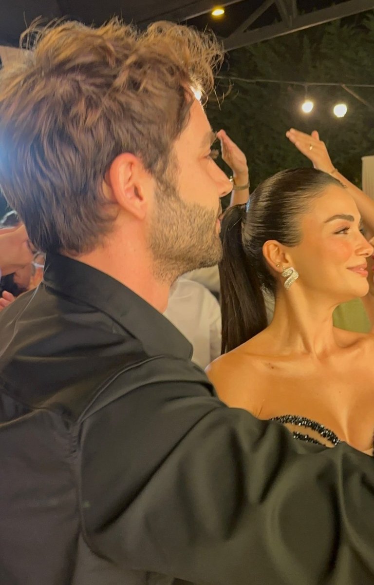 ezgi sen gerçek bir kraliçesin attığı fotoya bak yaniyo❤️‍🔥