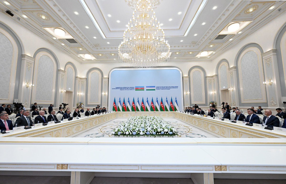 Zibrahimov1's tweet photo. “AzerGold” QSC ölkə başçısının Özbəkistana rəsmi səfəri çərçivəsində Daşkənddə baş tutan işgüzar dairələrlə görüşlər və biznes-forumda iştirak edib, “İqtisadiyyatın əsas istiqamətləri – ümumi rifaha doğru addım” sərgisində təmsil olunub. https://t.co/i4qiLUiXiK