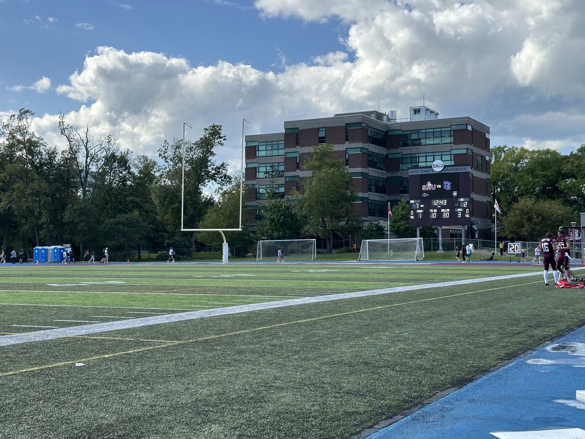 1/2 time Bishops vs SMU. Have many memories of coaching on this field. Thanks to Coaches Sumatran and Annand for allowing me to watch from the sideline. Always learn a lot from observing high performing teams. Seeing the preparation, coach player interaction and adjustments.