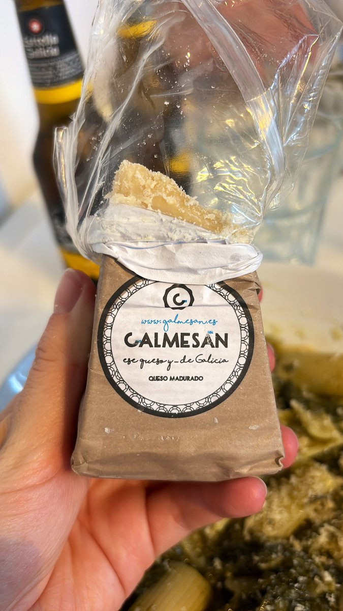 Manonmonbonbon's tweet photo. Pasta con grelos y galmesan. Simple y riquísimo. https://t.co/NplQhbWHpG