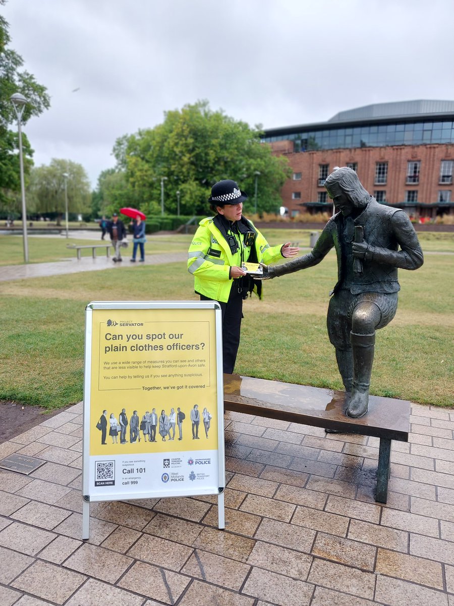 warkspolice's tweet photo. Tourist, visitor or resident - everyone in Stratford can help be our eyes and ears. See something suspicious? Let our #ProjectServator officers know or call 101 (999 in an emergency) #TogetherWeveGotItCovered 

Find out more 👉 https://t.co/NJNeGaAuXG https://t.co/U340D8rtJq