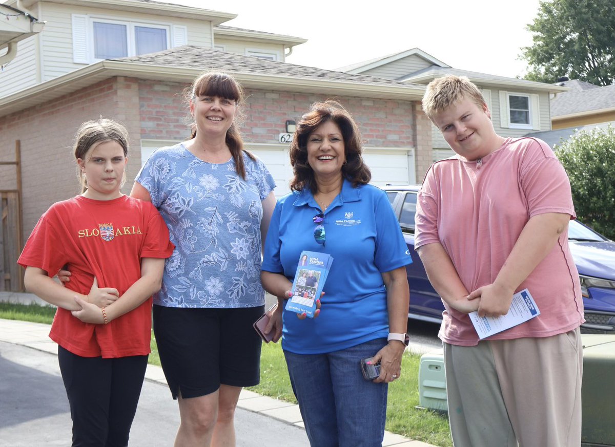 ninatangri's tweet photo. A beautiful afternoon to get out and chat with neighbours on Miller’s Grove. Always great to get feedback and suggestions.

Feel free to reach out to our constituency office at 905-569-1643! 

#TeamTangri #MississaugaStreetsville https://t.co/idW8N69keC