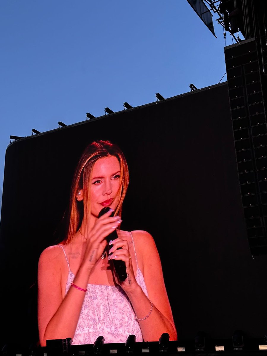 Lana Del Rey World tweet media