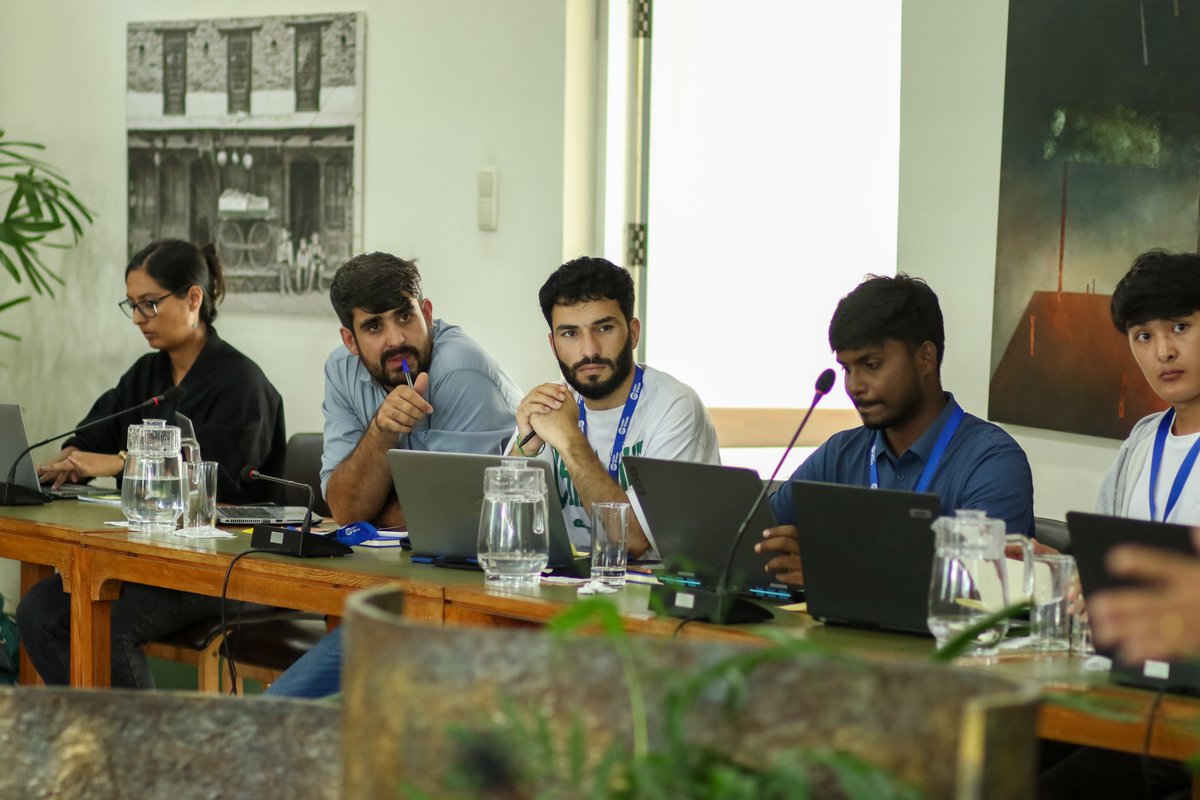 Muzammilsheen's tweet photo. Completed a 5-day ISF Capacity Building Workshop.. A big thanks to University of Leeds, KU, TU, ICIMOD and CSN. Especially to these mentors @DuncanQuincey @alex_scoffield @Lauren_Rawlins1 @LiamTaylorIce @MohanBChand https://t.co/57Cphbqclh