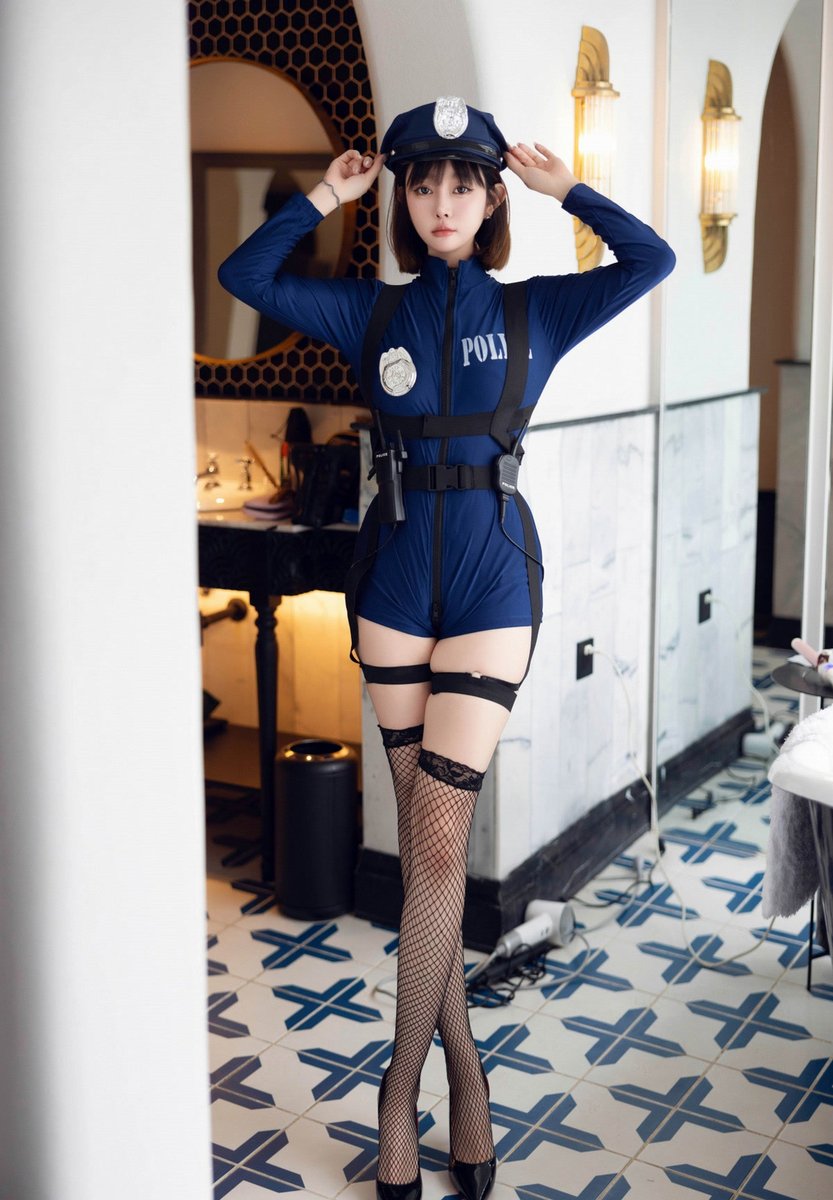 女神王雨纯蓝色制服露情趣内衣配黑丝网袜秀曼妙身姿诱惑写真96P