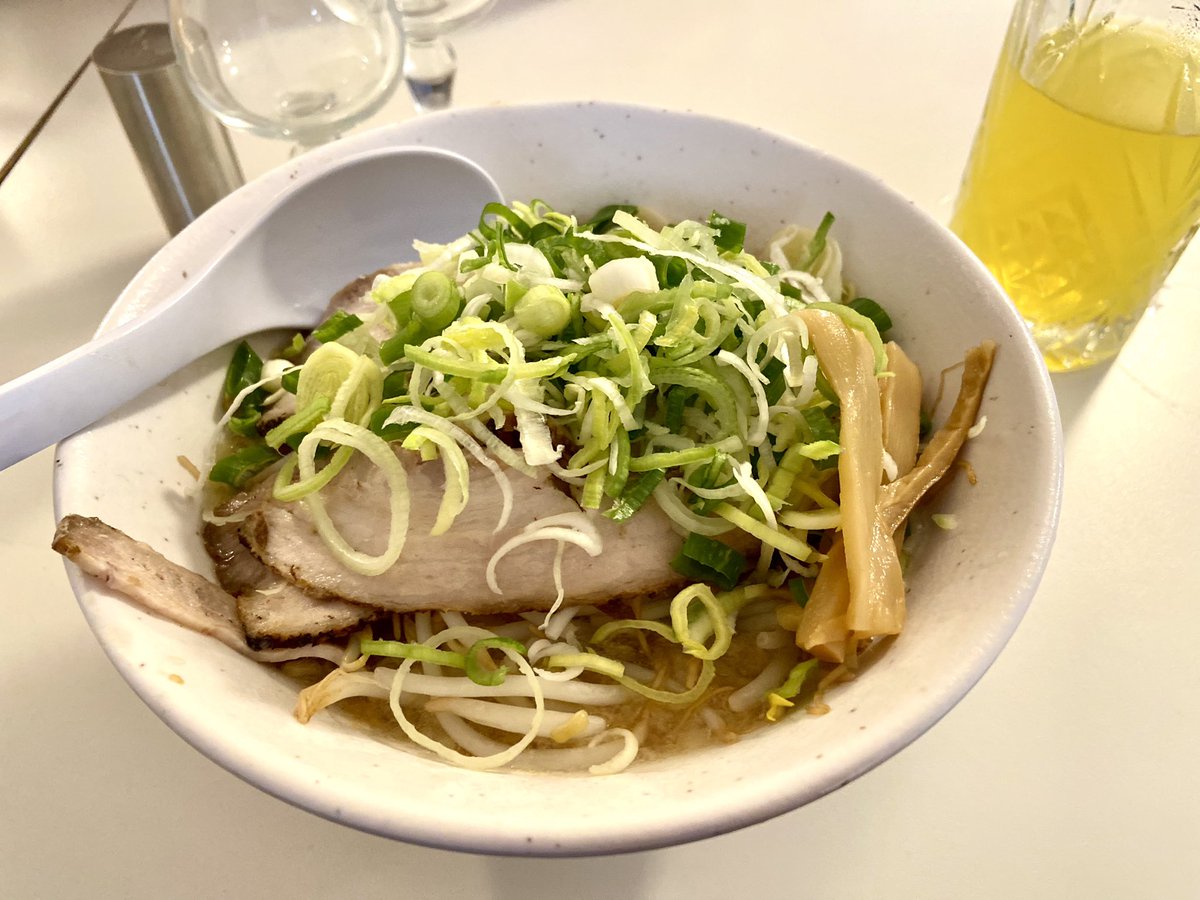 ViaSAPIENS's tweet photo. Tonton #Ramen le meilleur #restaurant #japonais à #Paris https://t.co/zPGY8JAEmw https://t.co/7PWfp5bCd8