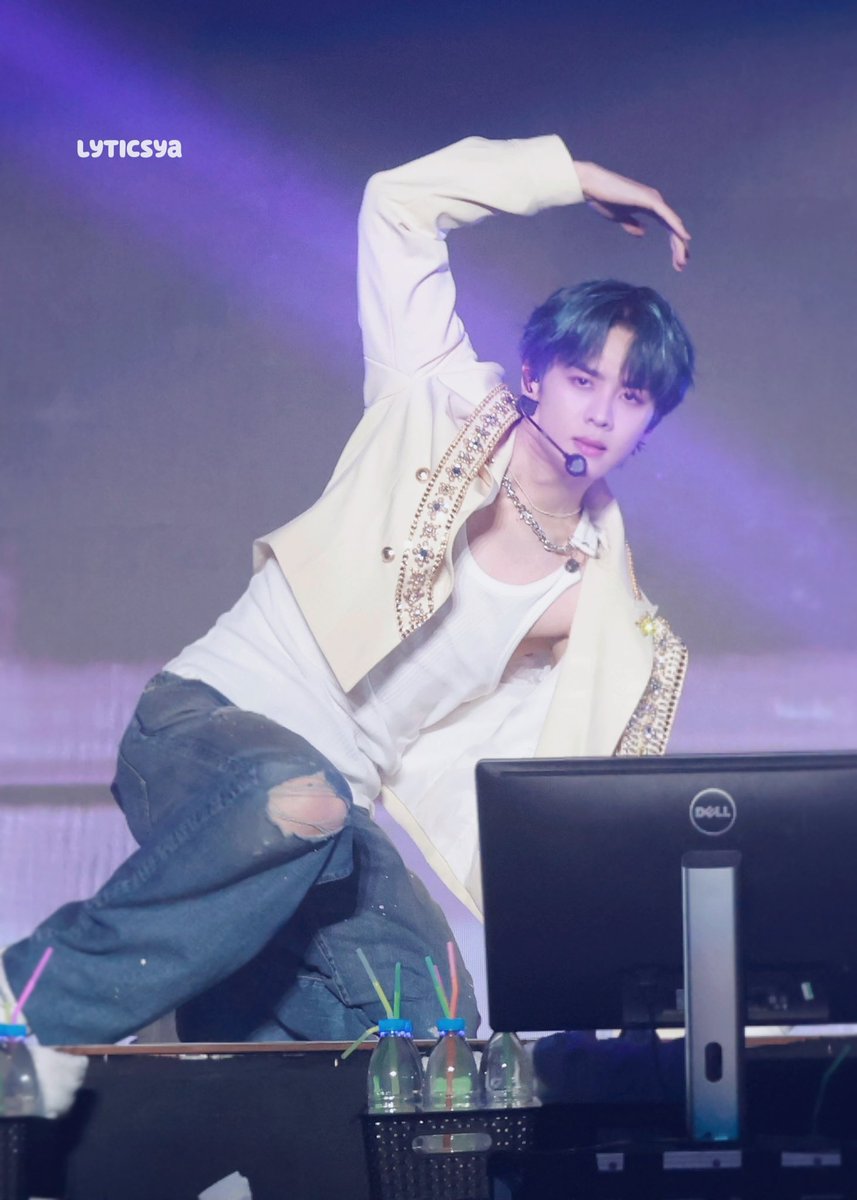 lyticsya's tweet photo. 240824 GUANGZHOU OTW

#WayV #WeiShenV #威神V #钱锟 #KUN #쿤 
#WayV_ONTHEWay_in_GUANGZHOU https://t.co/pkWkxHFaC2