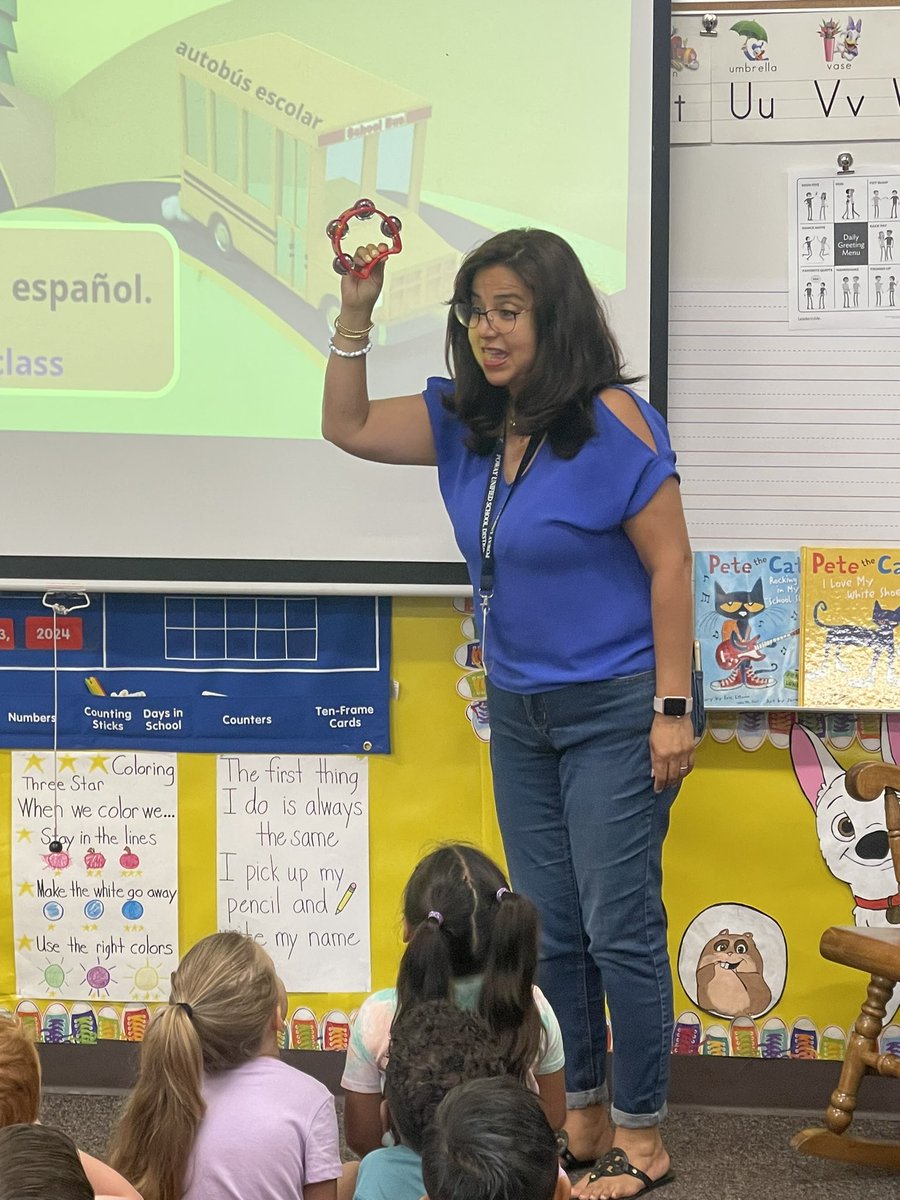 VAPAVISIONPoway's tweet photo. Students at Turtleback Elementary learn about gesture and ensemble with the first VAPA VISION : Theater lesson. All students also receive a Global Language and Culture exposure lesson on each VAPA VISION day! #turtlebackelementary @PowayUnified @GLIPPUSD @PUSDinnovate https://t.co/m6j9Kh9bcG