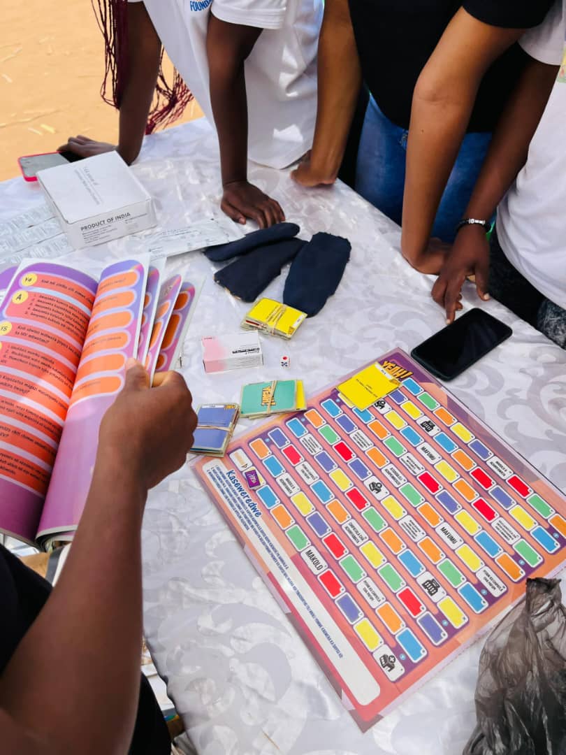 HeRLibertyOrg's tweet photo. Vibes at Lilongwe International Youth Day! Youth shared ideas &amp; showcased talents.
Our Comms Officer, Shepherd Hambeyani, led the YEAH! Board Game, engaging youth in a fun way.

@SonkeTogether @UNFPAMalawi @PMNCH https://t.co/a6aygXrvjs