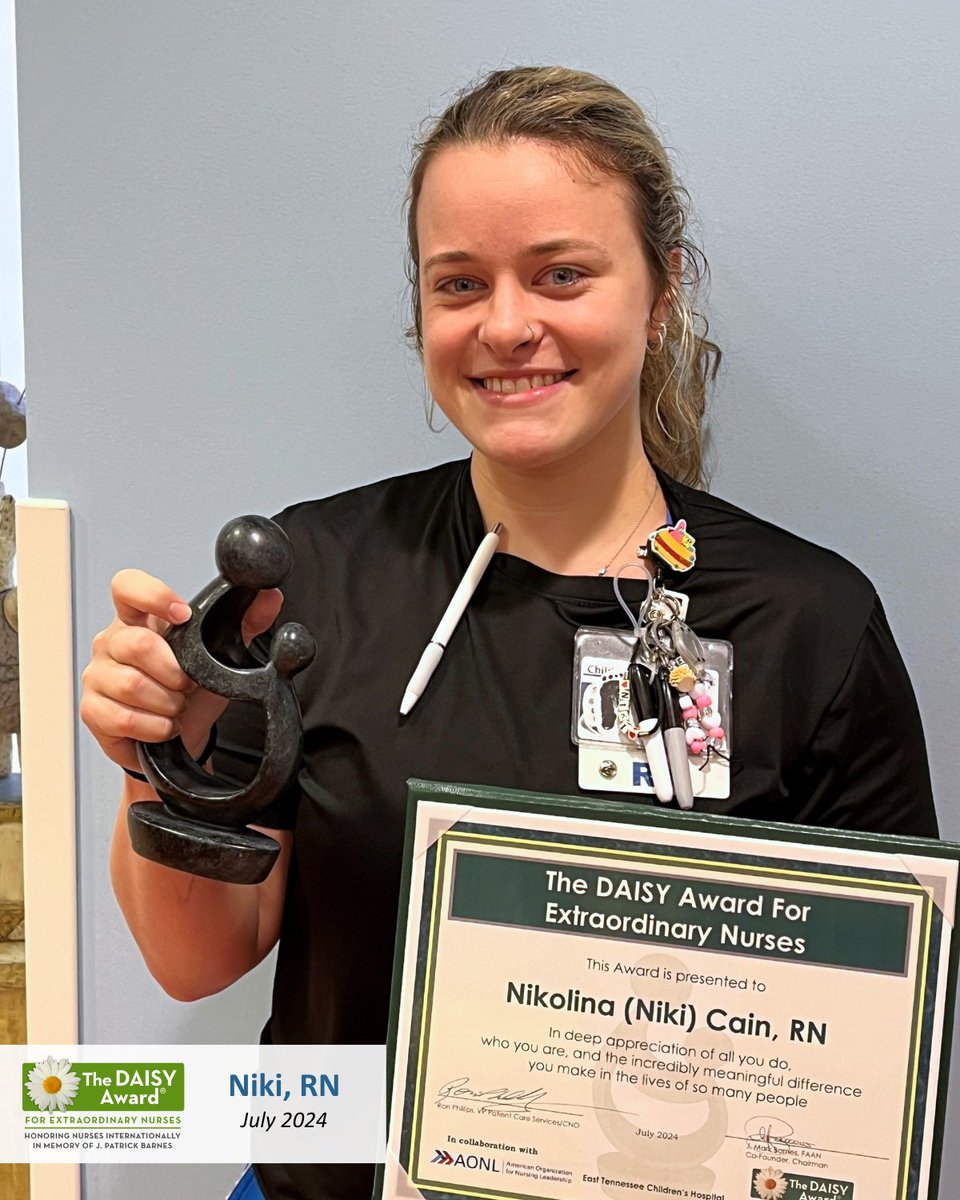 Congrats to Niki, our July DAISY Award recipient! We are proud to partner with DAISY as we have extraordinary staff at East Tennessee Children's Hospital. Want to say Thank You to a staff member? Nominate them at etch.com/about-us/daisy…