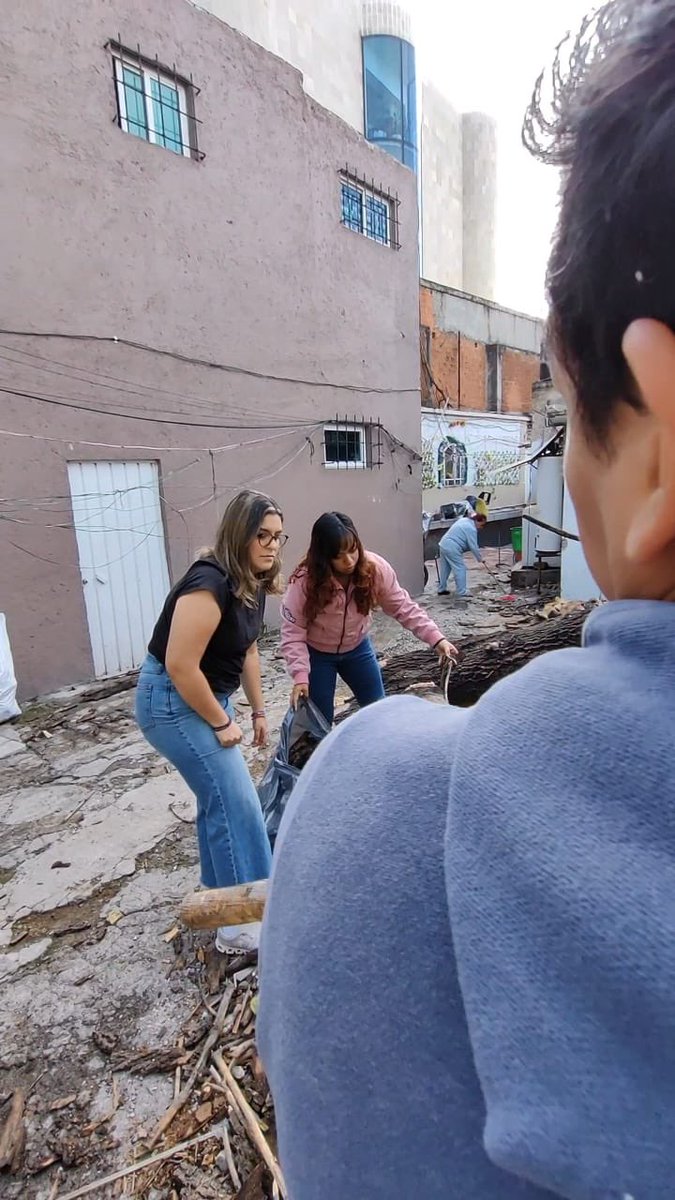 Ceci_vadillo's tweet photo. El servicio público es un asunto, sobre todo, de voluntad política y vocación de ayudar.

Ojalá que el alcalde @mauriciotabe aprenda esto en los tres años que tiene por delante como gobernante de nuestra alcaldía. https://t.co/A6aZJL1GNv