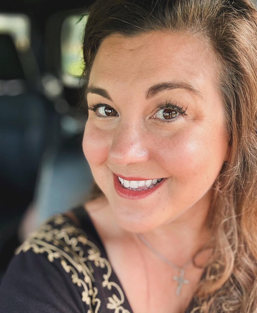 Eeeek! So excited to be on my way to my old hometown of Mediapolis, Iowa to sing for their annual Town and Country Days celebration! Love my small towns! #singerlife #ontheroadagain #dolovewell #smalltownusa