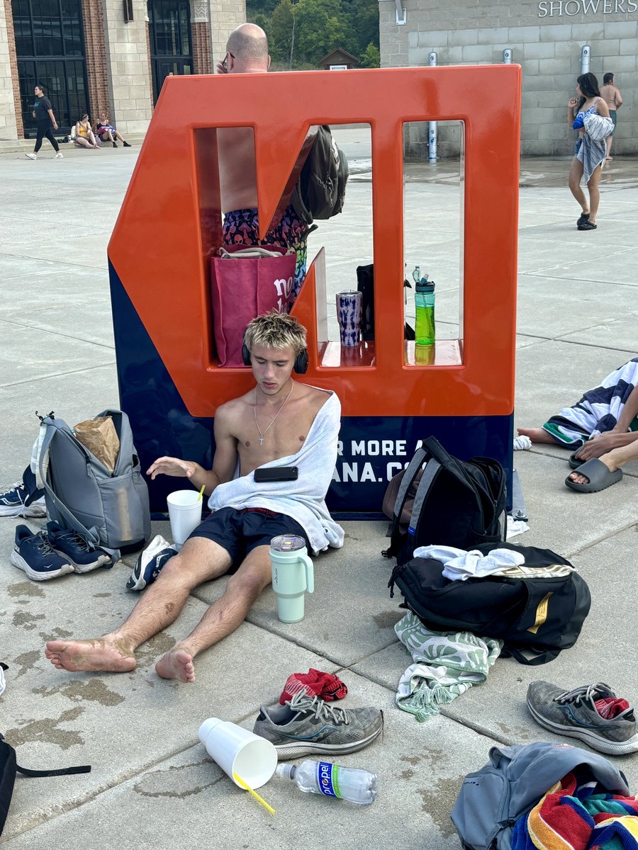 Shepardtfxc's tweet photo. The Shepard XC teams went for a long run at the Indiana Dunes today.  It was a great day at the beach afterwards! https://t.co/bsNxJ7VZj7