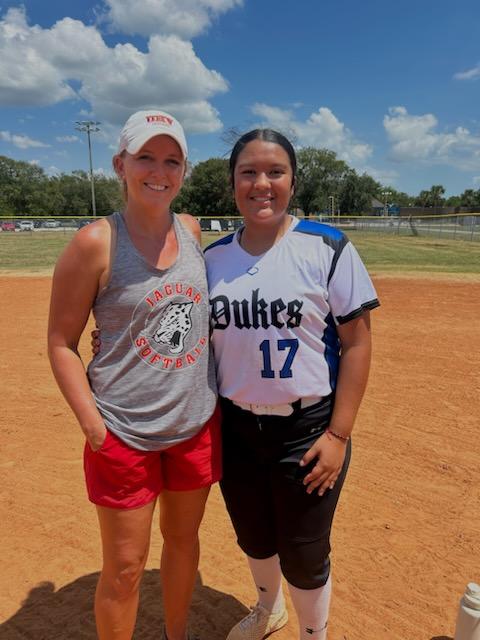 Alexandra Macias tweet media