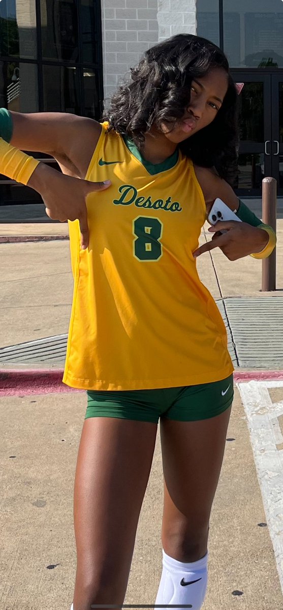 Get2CollegAth's tweet photo. Keeping it going on this Saturday! @PaigeSmithVB26 the volleyballer is up next! She can ball! #Volleyball #WeGotNext https://t.co/0Qkg4HLIeK
