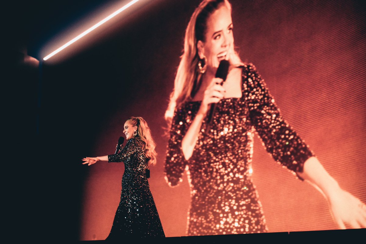 Adele's tweet image. Munich Night 7