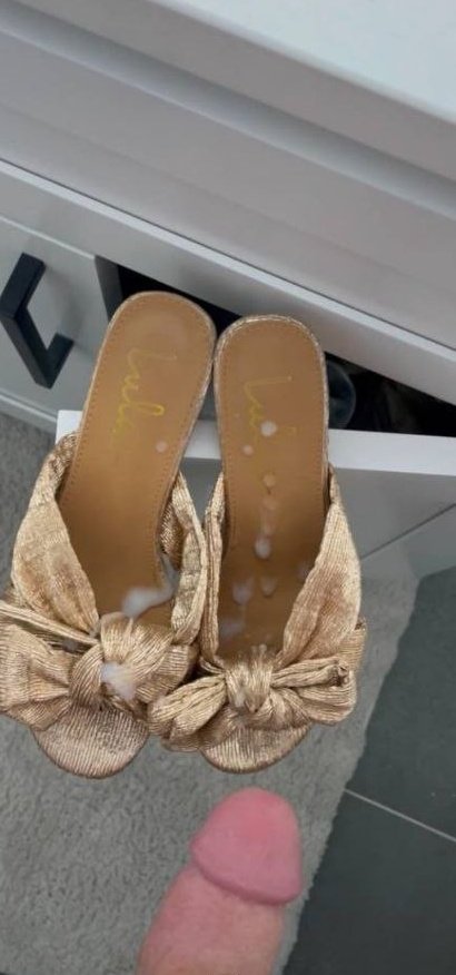 fetichetacones1's tweet photo. Cum heels https://t.co/AkOnWcTNot